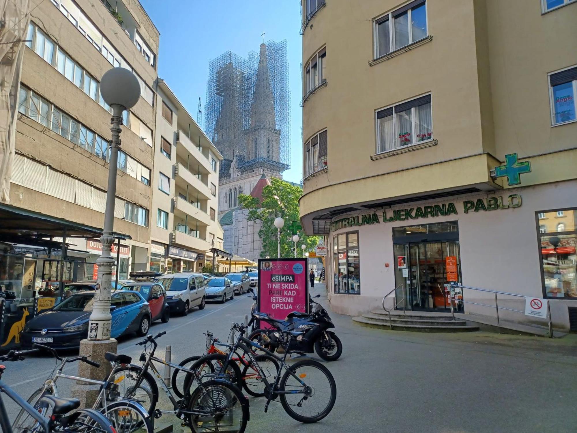 Daphne Apartment